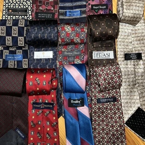 Assorted Men's Tie Collection - Lot of 13 - Picture 7 of 7